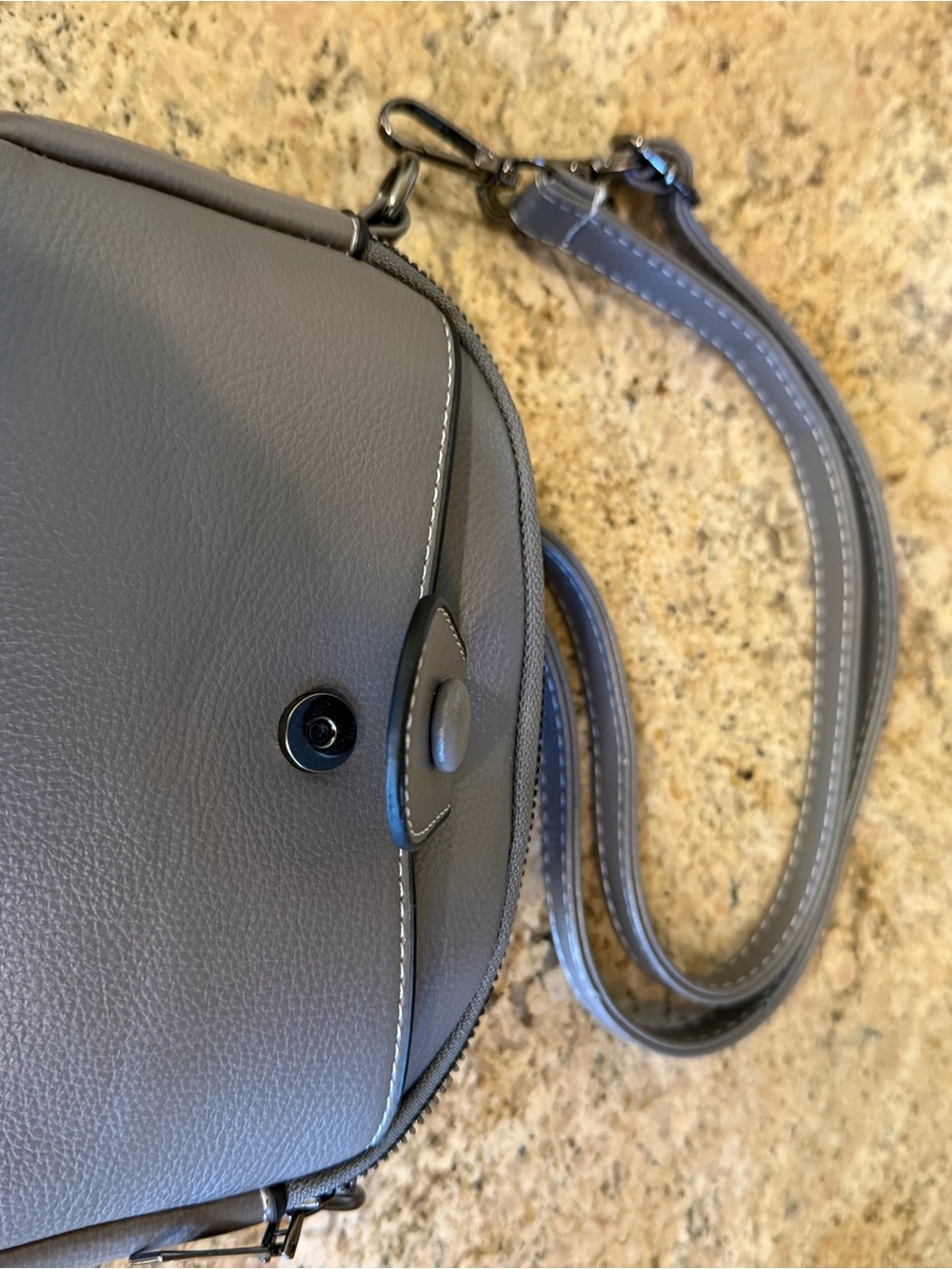 Source Unknown Grey Leather Crossbody Bag with Adjustable Strap